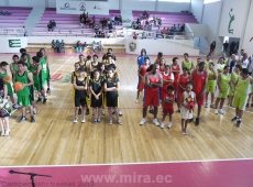 Coyotes y D. Mira