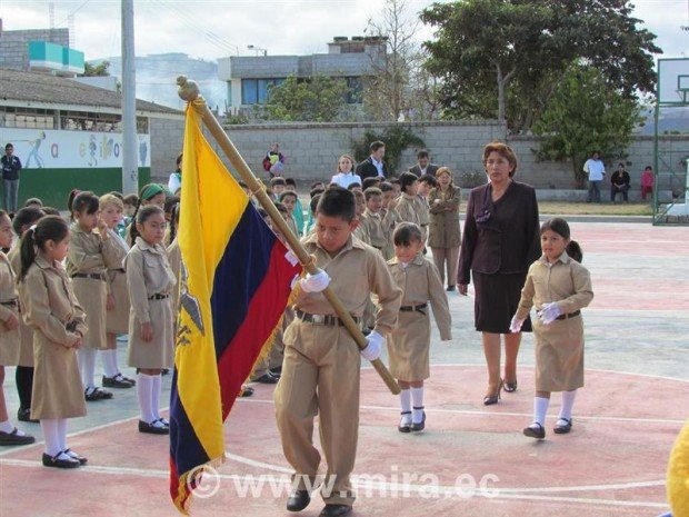 Día de la Bandera en la Escuela Gral. Rafael Arellano
