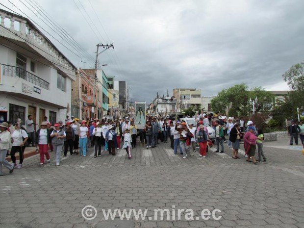 Peregrinación desde El Angel a Mira en hornor a la Stma. Virgen de la Caridad 2011