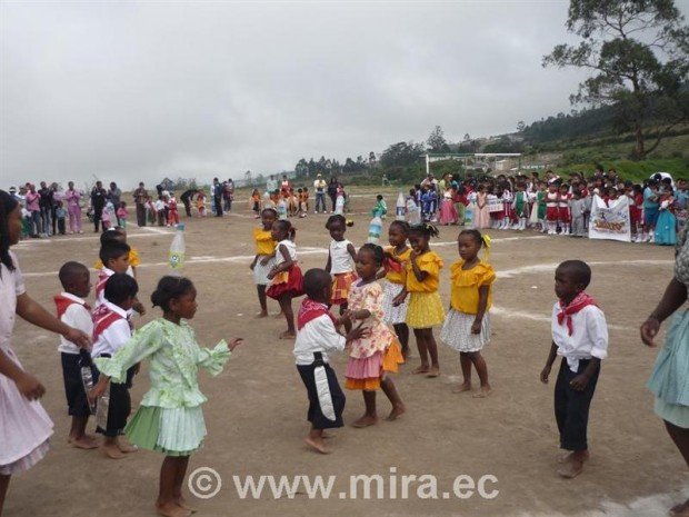 Juegos deportivos escolares del Cantón Mira – 2011
