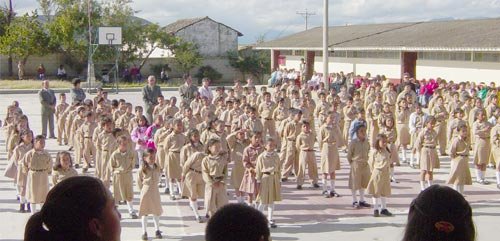 Planteles Educativos de Mira clausuraron el año lectivo 2005-2006