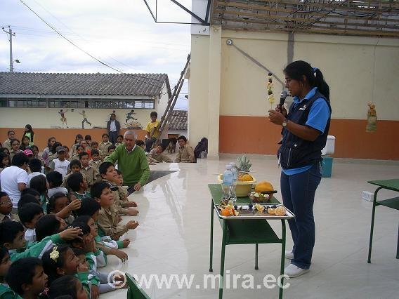 Jornada de buenas prácticas de alimentación y aseo en la Escuela Rafael Arellano