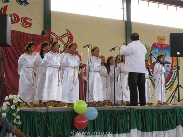 Primer festival escolar de villancicos en Mira