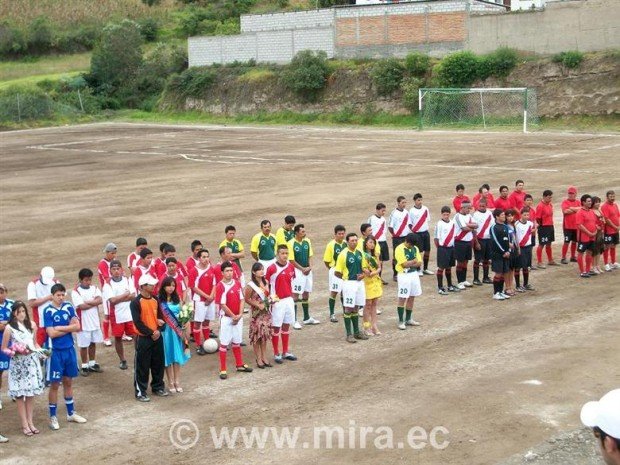 Inicia el campeonato cantonal de fútbol 2010 en Mira