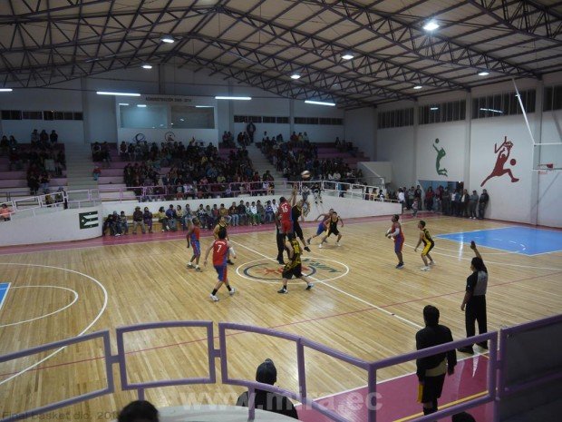 Deportivo Mira en varones e Integración Sporting Club  en damas, ganan el campeonato abierto de basket de Mira 2013