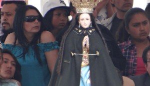 Desfile de la confraternidad mireña en honor a la Stma. Virgen de la Caridad