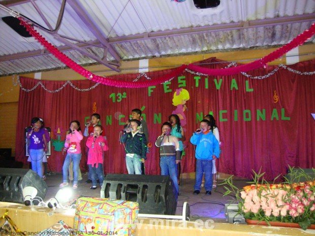 XIII Festival de la canción nacional infantil en la escuela básica Gral. Rafael Arellano