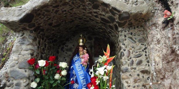 Bendicen la Imagen de la Virgen de la Roca en la parroquia Juan Montalvo