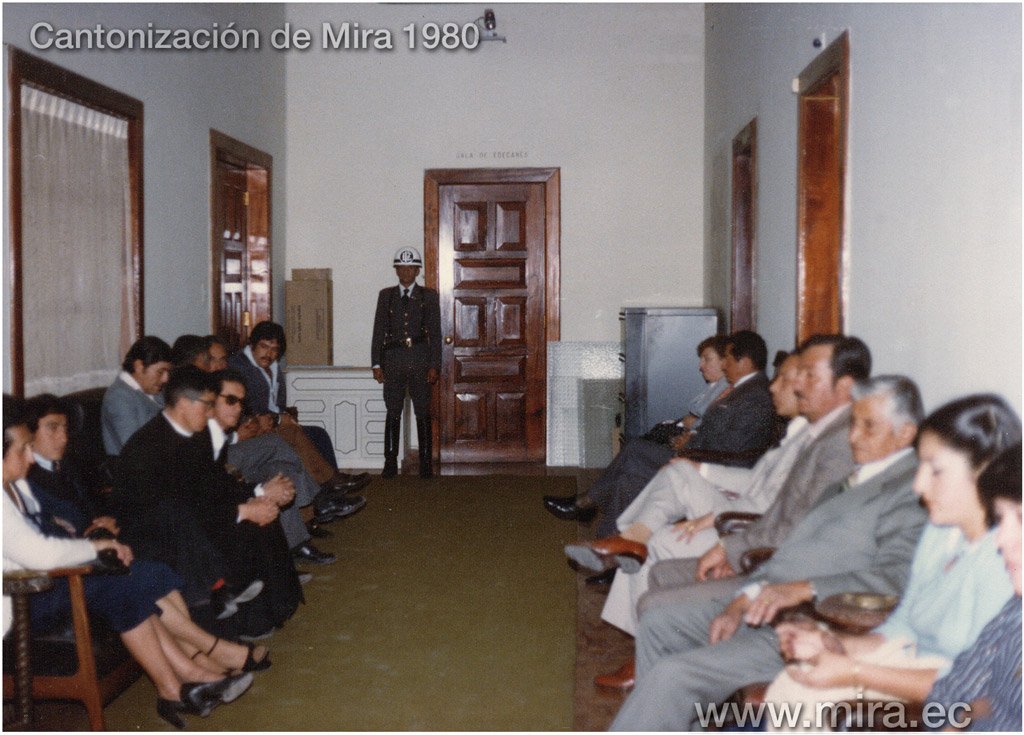 Mireños que asistieron a la firma del Decreto de Cantonización de Mira, despacho presidencial Quito - 18 de agosto de 1980